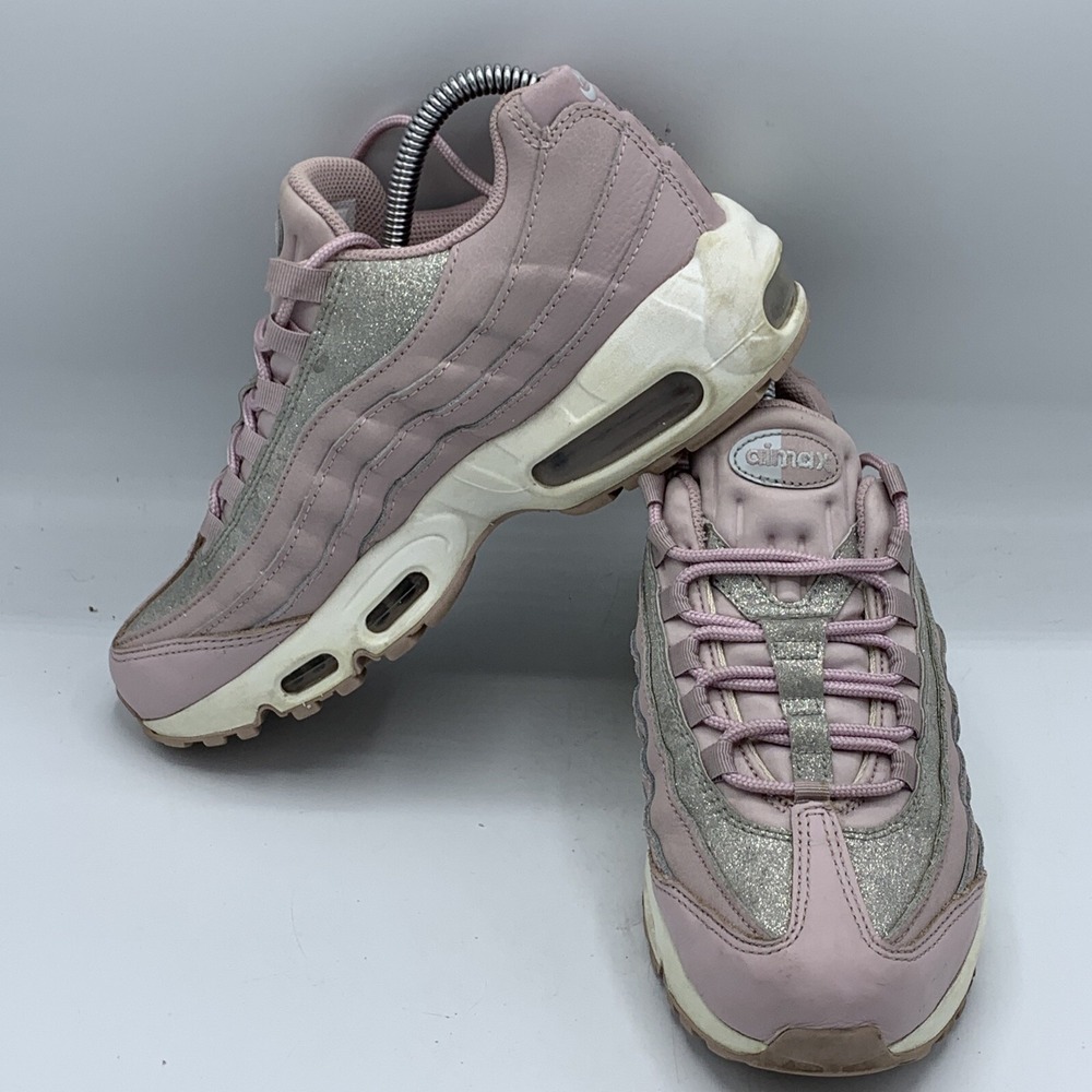 Nike Air Max 95 SE Women Size 8 Running Shoes Pink Particle Rose‎ AT0068-600
